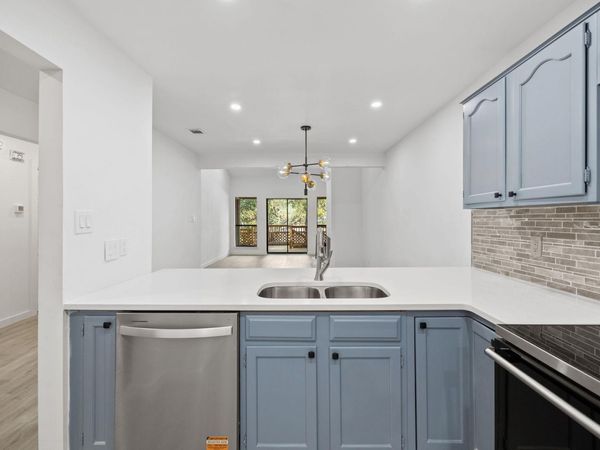 7211 Lakewood DR, Unit C111, Austin, TX 78750