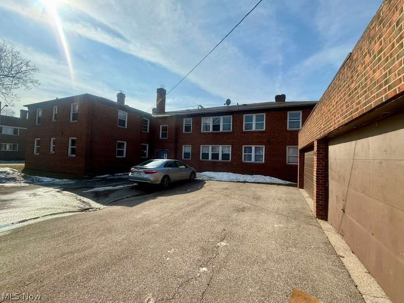 2027 Warrensville Center Road, Unit 3, South Euclid, OH 44121 Photo 2