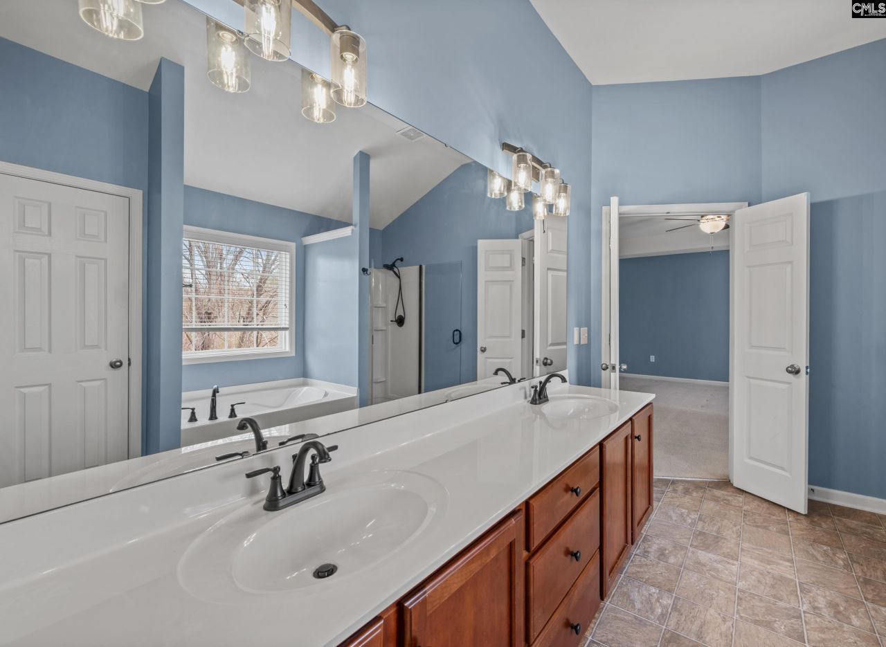 128 Loganberry Court Photo 19