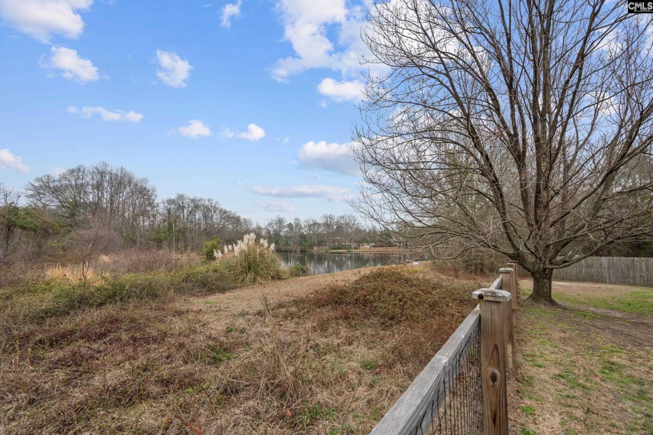 128 Loganberry Court Photo 33