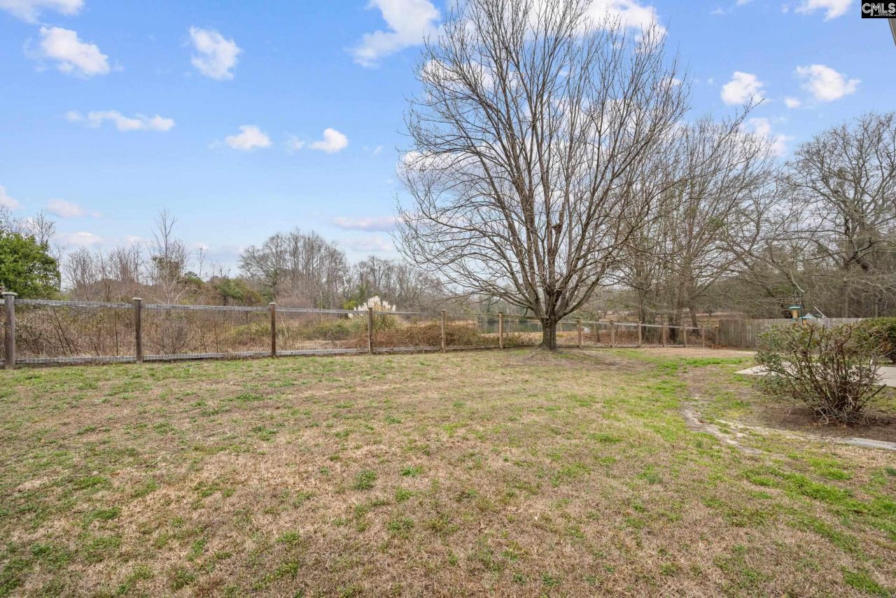 128 Loganberry Court Photo 34