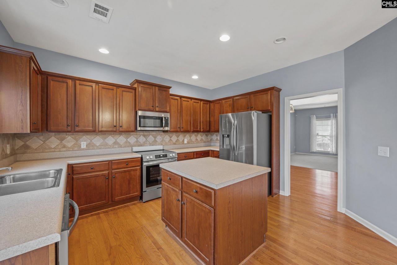 128 Loganberry Court Photo 6