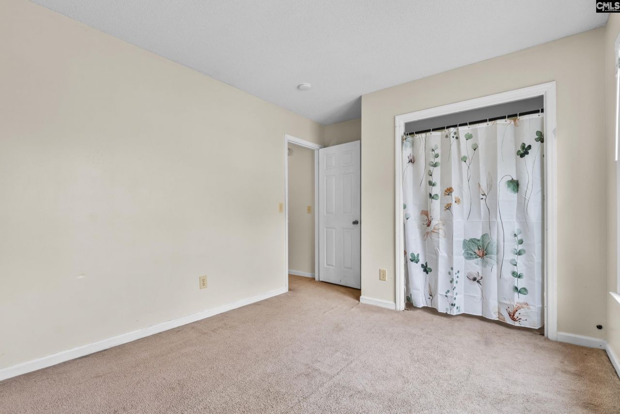 80 N Lake Pointe Drive Photo 15