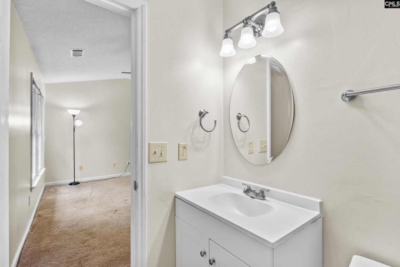 80 N Lake Pointe Drive Photo 20