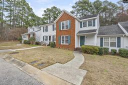 80 N Lake Pointe Drive photo 4