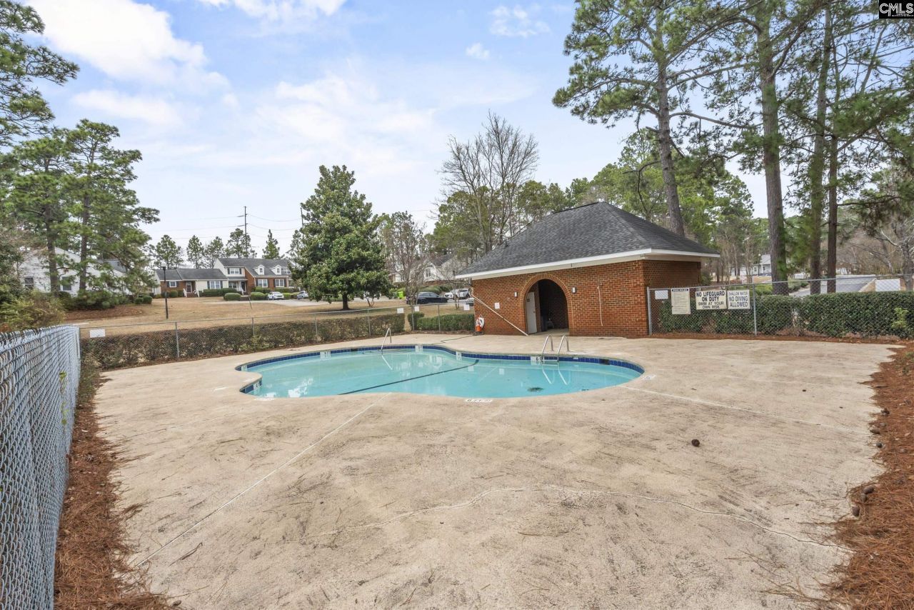 80 N Lake Pointe Drive Photo 31