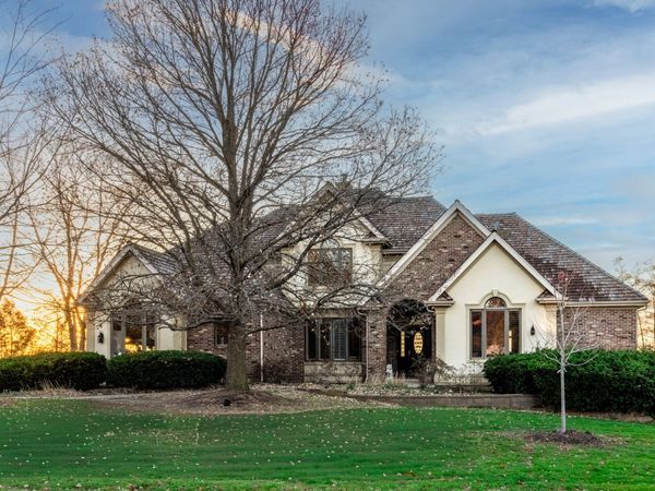 28790 N Sky Crest Drive, Ivanhoe, IL 60060