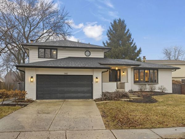 940 Weatherbee Place, Downers Grove, IL 60516