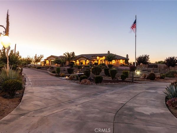 12260 Desert Rose Way , Oak Hills, CA 92344
