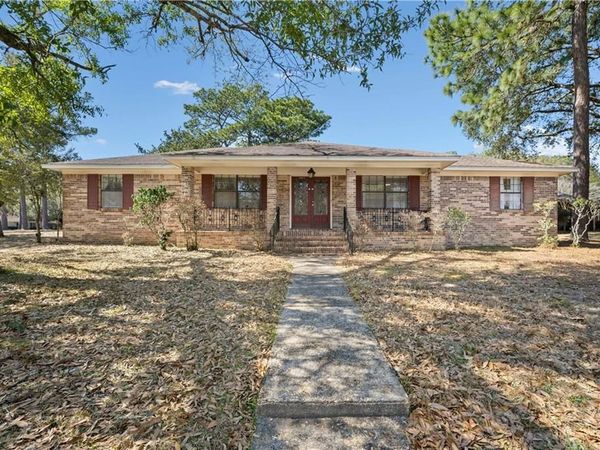 1812 Burntwood Drive E, Mobile, AL 36609