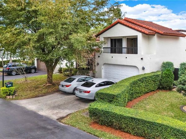 10528 SW 118th Pl , Miami, FL 33186