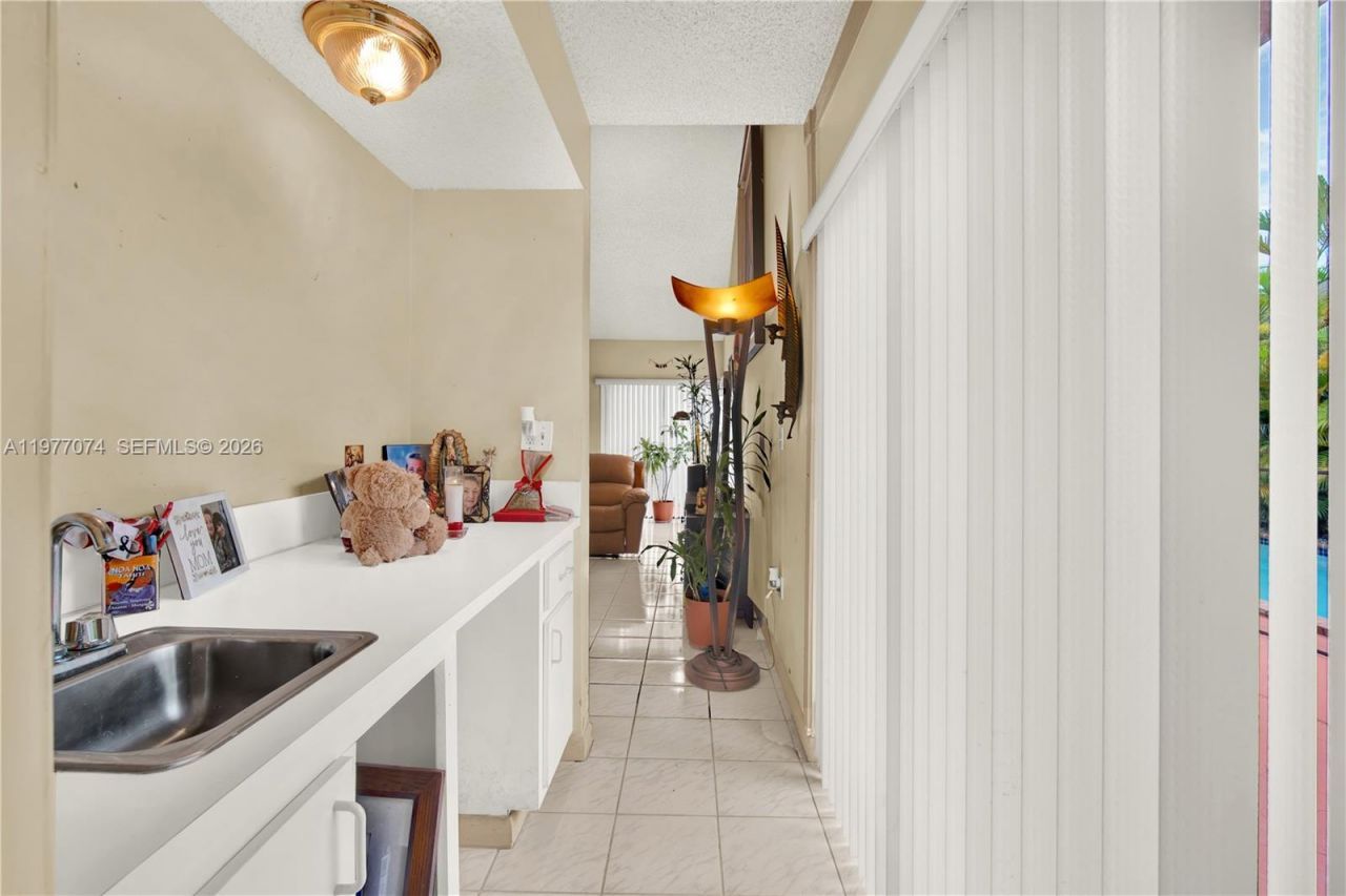 10528 SW 118th Pl , Miami, FL 33186 Photo