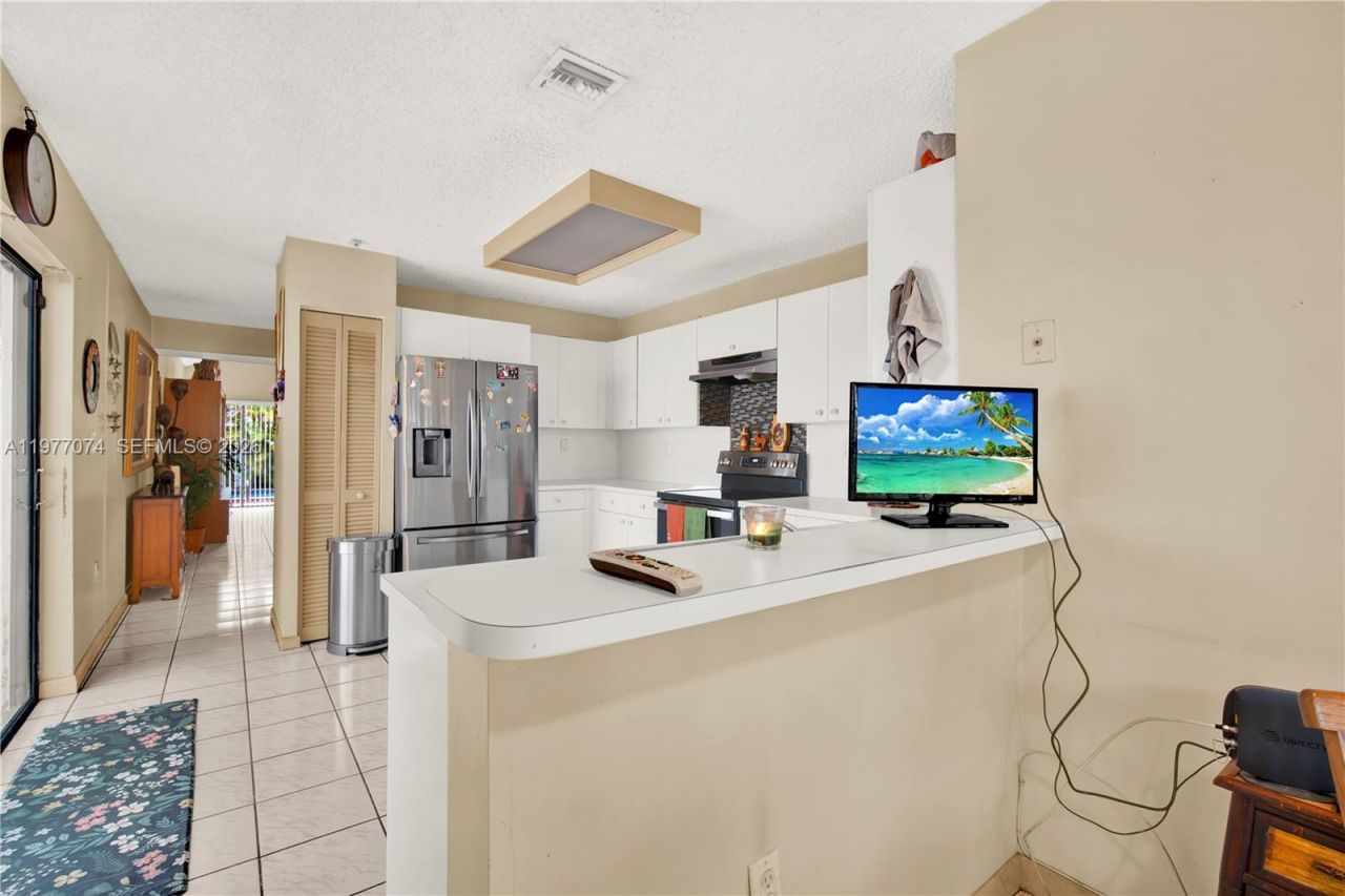 10528 SW 118th Pl , Miami, FL 33186 Photo