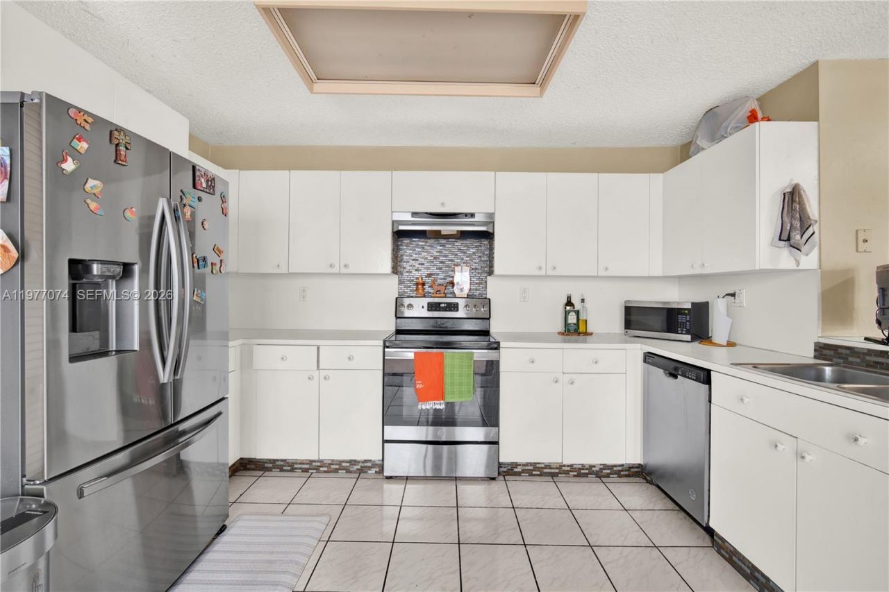 10528 SW 118th Pl , Miami, FL 33186 Photo