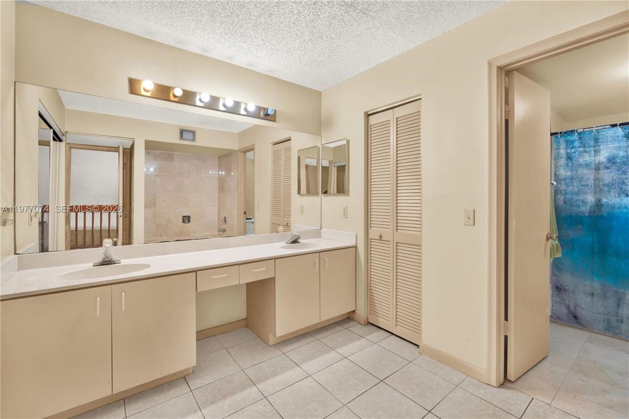 10528 SW 118th Pl , Miami, FL 33186 Photo