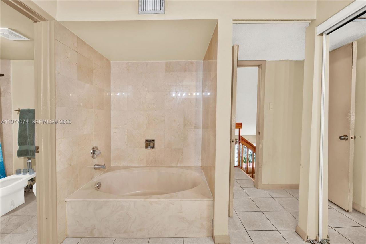 10528 SW 118th Pl , Miami, FL 33186 Photo