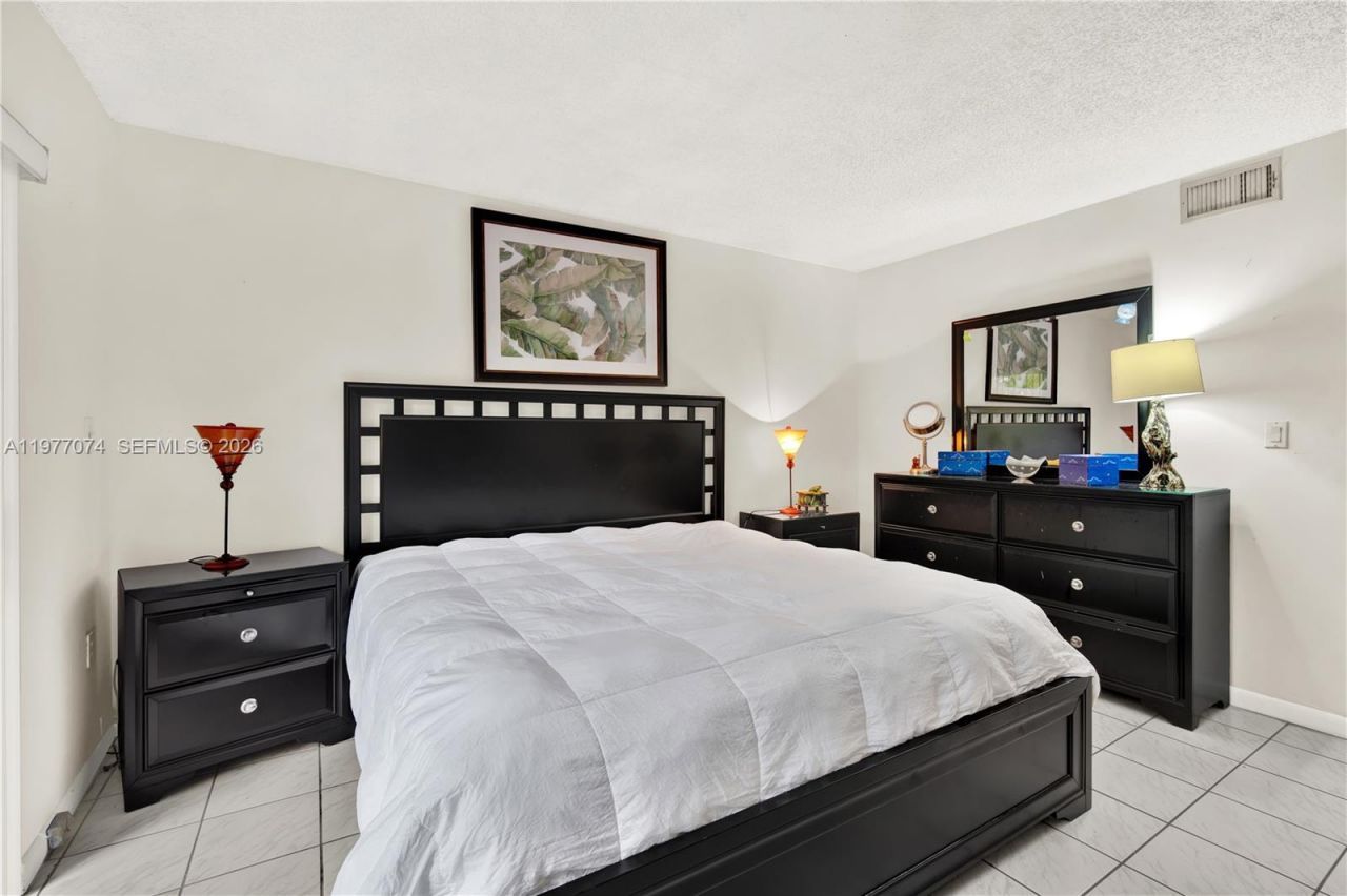 10528 SW 118th Pl , Miami, FL 33186 Photo