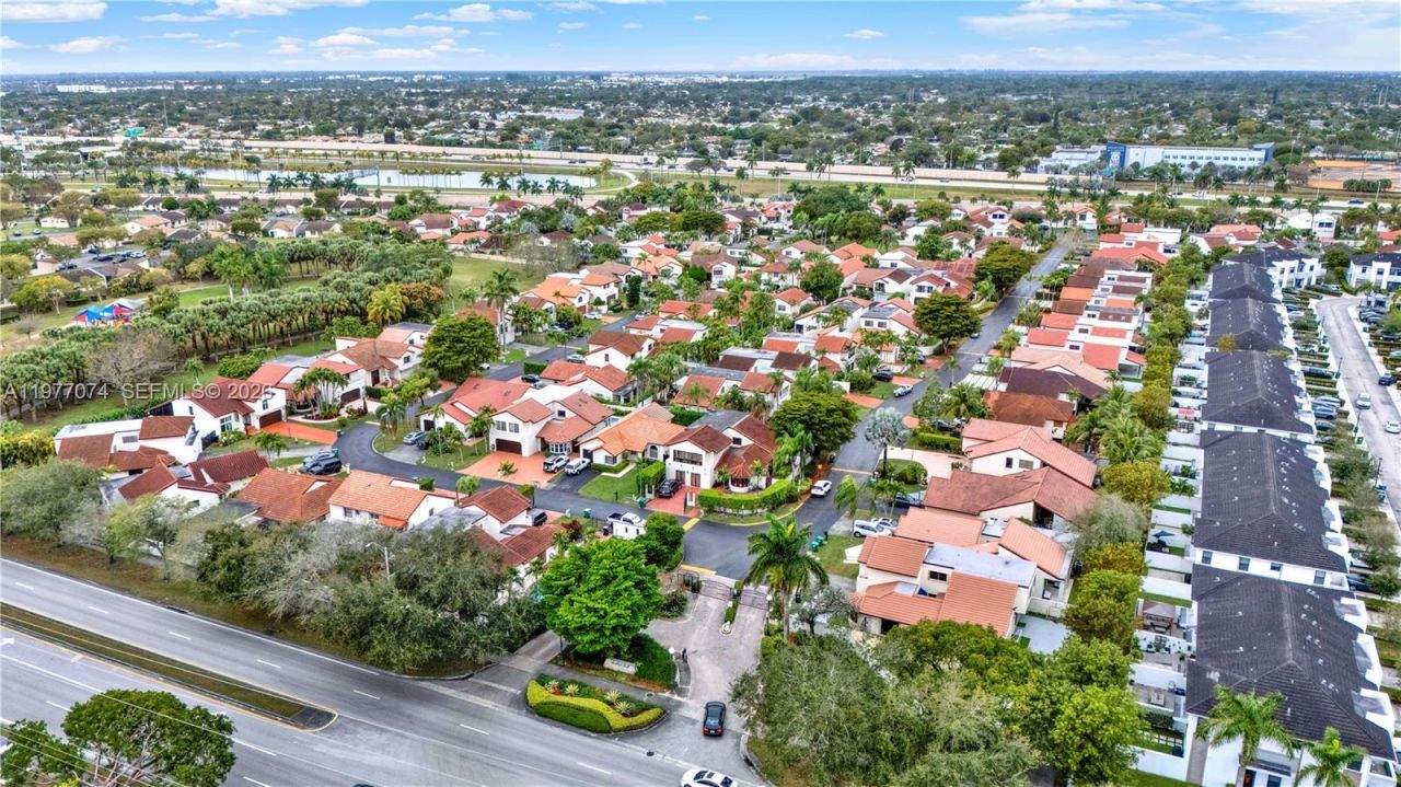 10528 SW 118th Pl , Miami, FL 33186 Photo