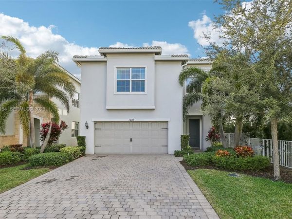 1402 Myrtle Oak Ter , Hollywood, FL 33021