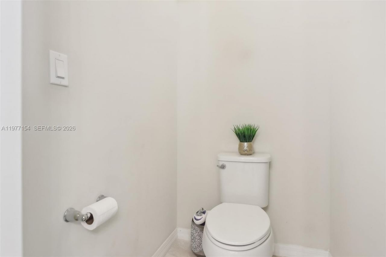 1402 Myrtle Oak Ter , Hollywood, FL 33021 Photo