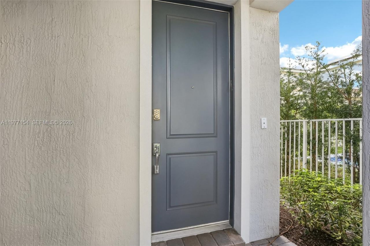 1402 Myrtle Oak Ter , Hollywood, FL 33021 Photo