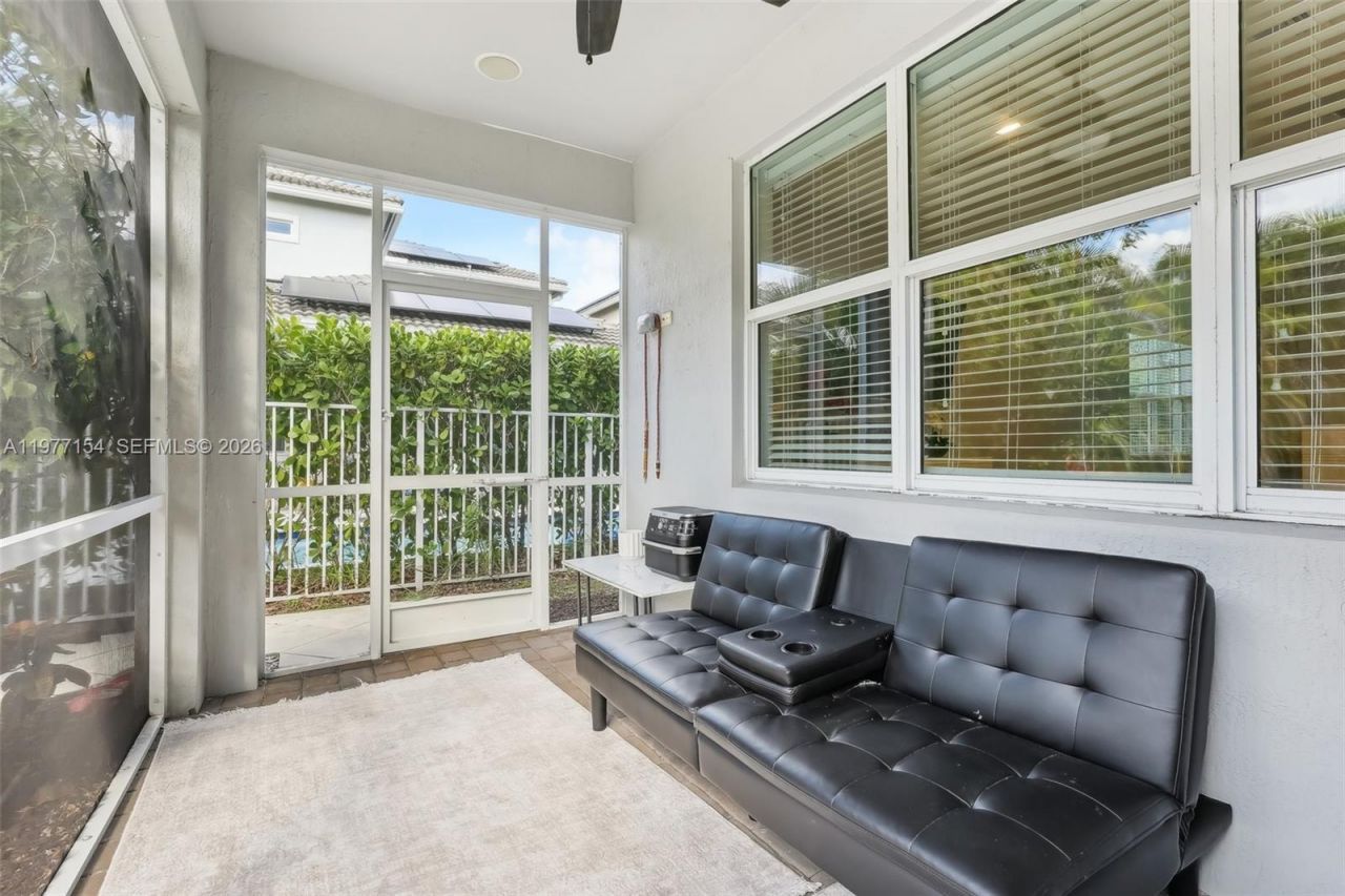 1402 Myrtle Oak Ter , Hollywood, FL 33021 Photo