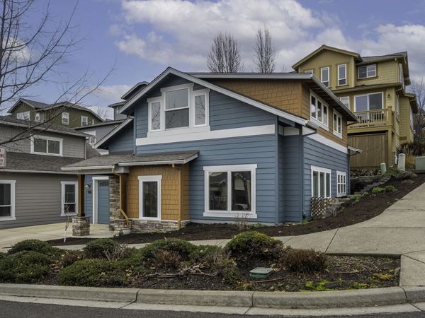 946 Stoneridge Avenue, Ashland, OR 97520