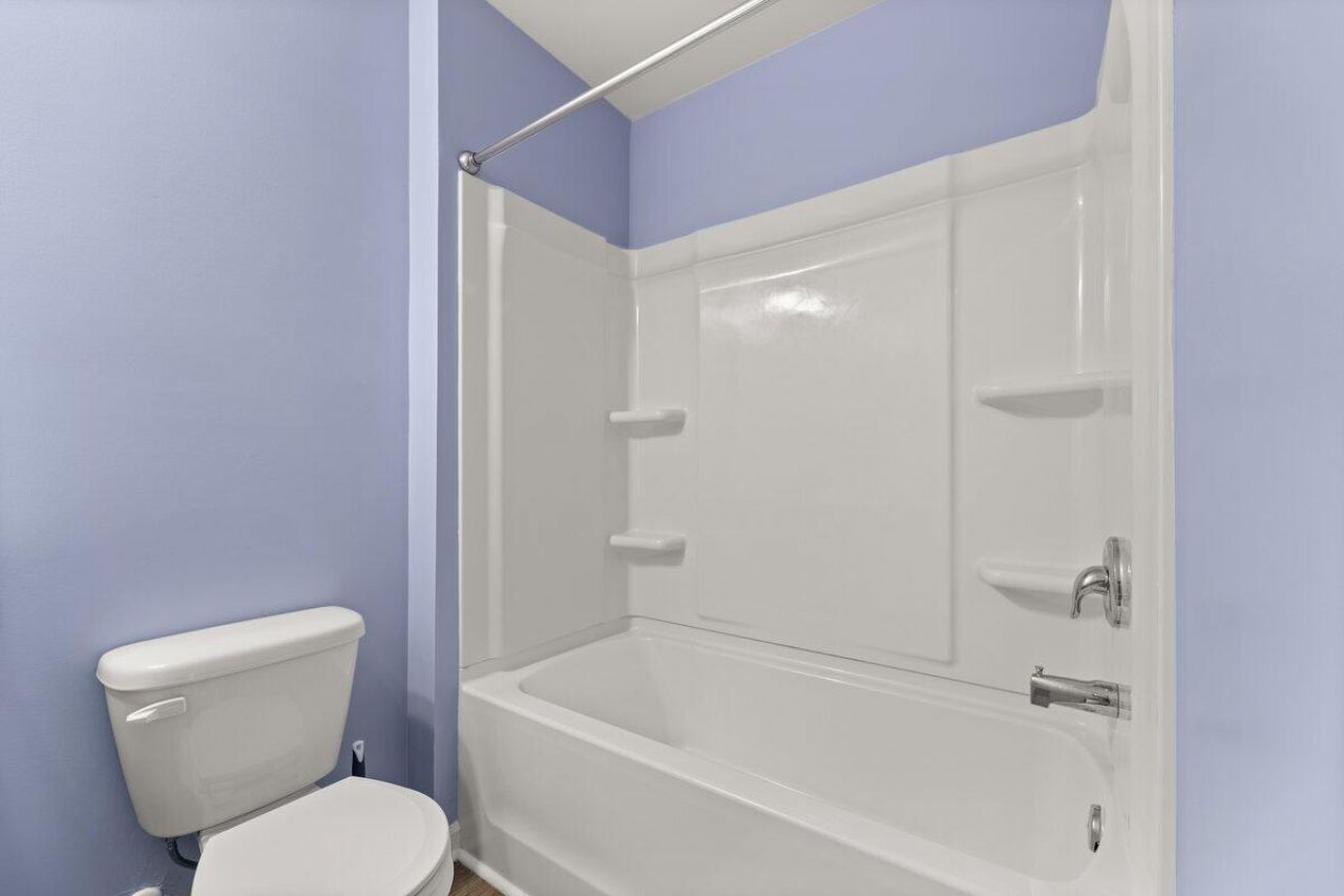 9712 Roseberry Street Photo 10