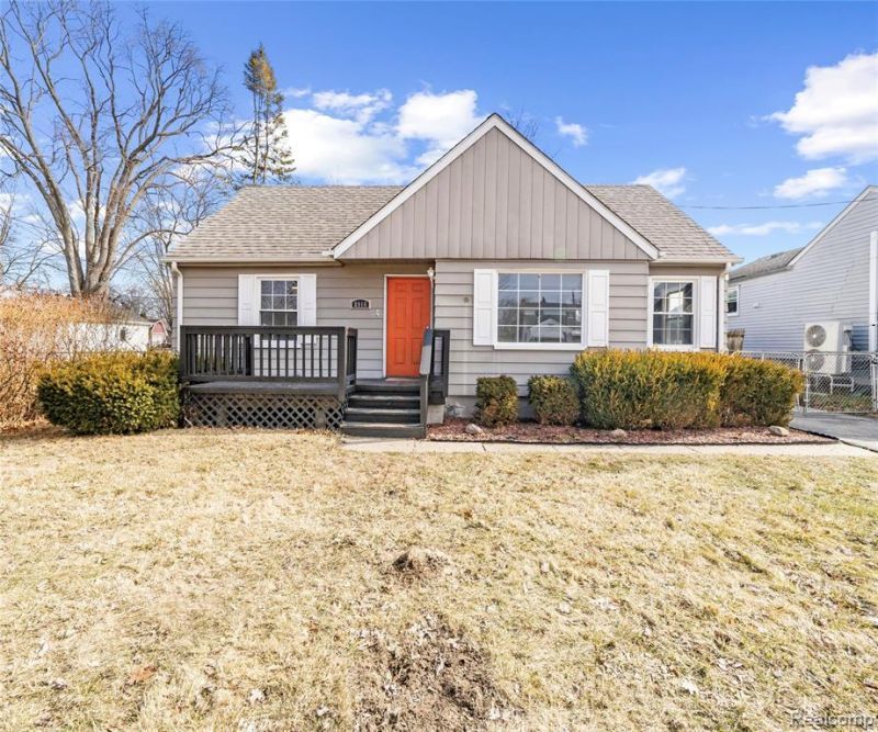 8916 Deering Street, Livonia, MI 48150 Main Photo