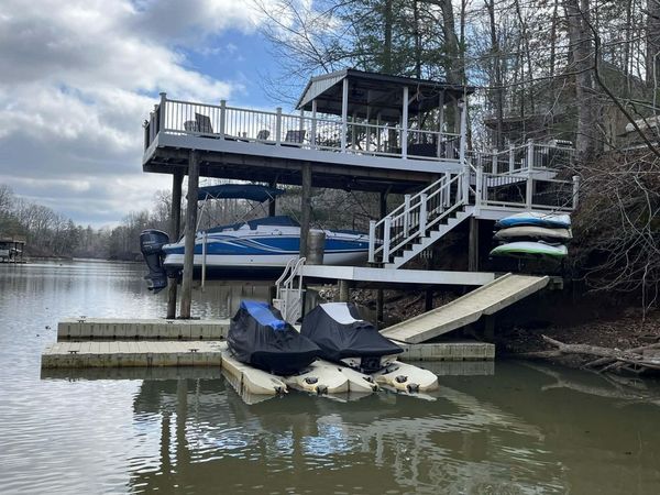 512 Ridgelake RD, Goodview, VA 24095