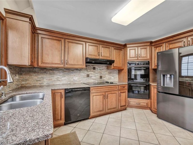 9 Westfield Lane, Rocky River, OH 44116 Photo 18