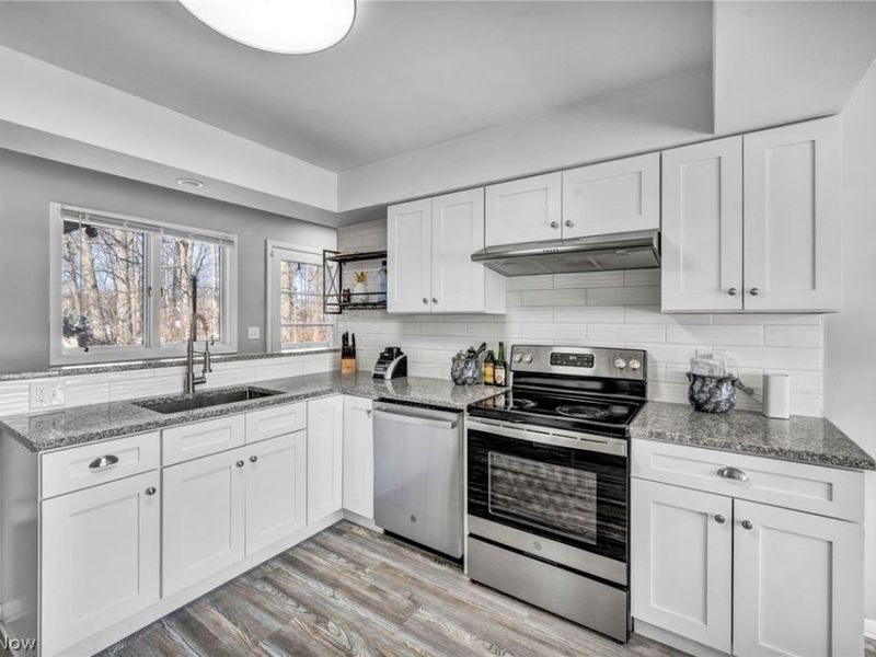 25641 Glenbrook Boulevard, Euclid, OH 44117 Photo 16