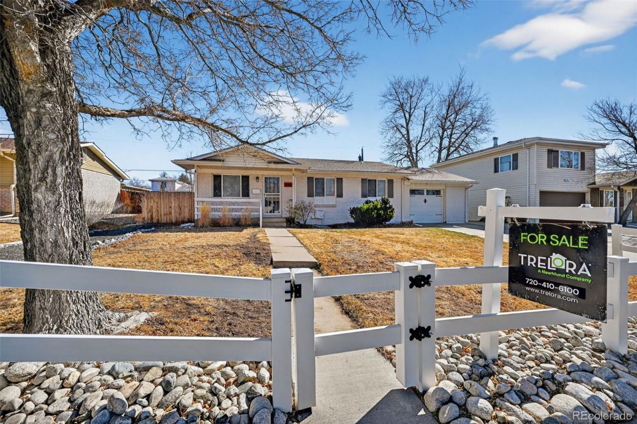 830 S Wheeling Street, Aurora, CO 80012 Main Photo