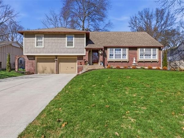 8108 W 72nd Street, Overland Park, KS 66204