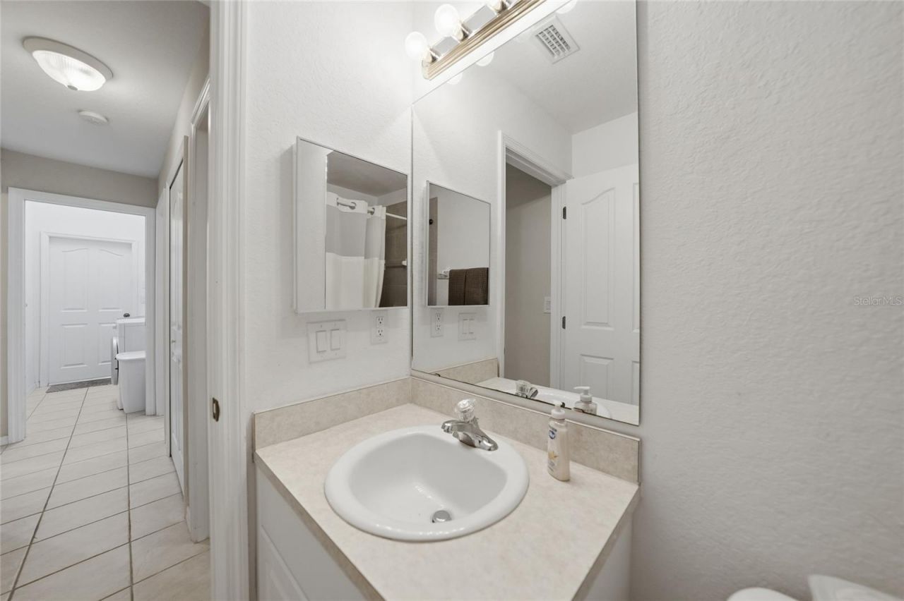 2117 NE 40th Street , Cape Coral, FL 33909 Photo