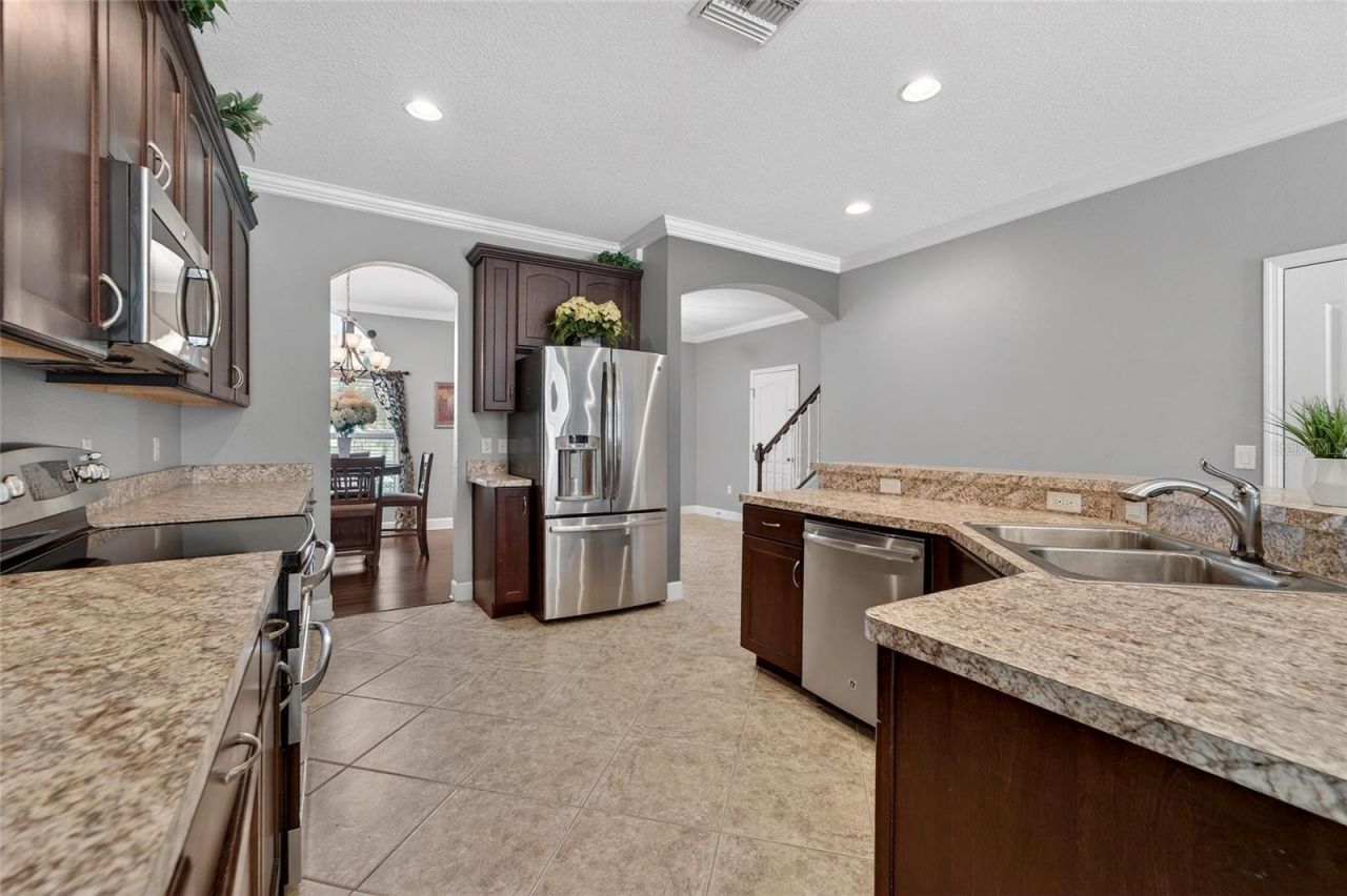 627 Limona Woods Drive, Brandon, FL 33510 Photo