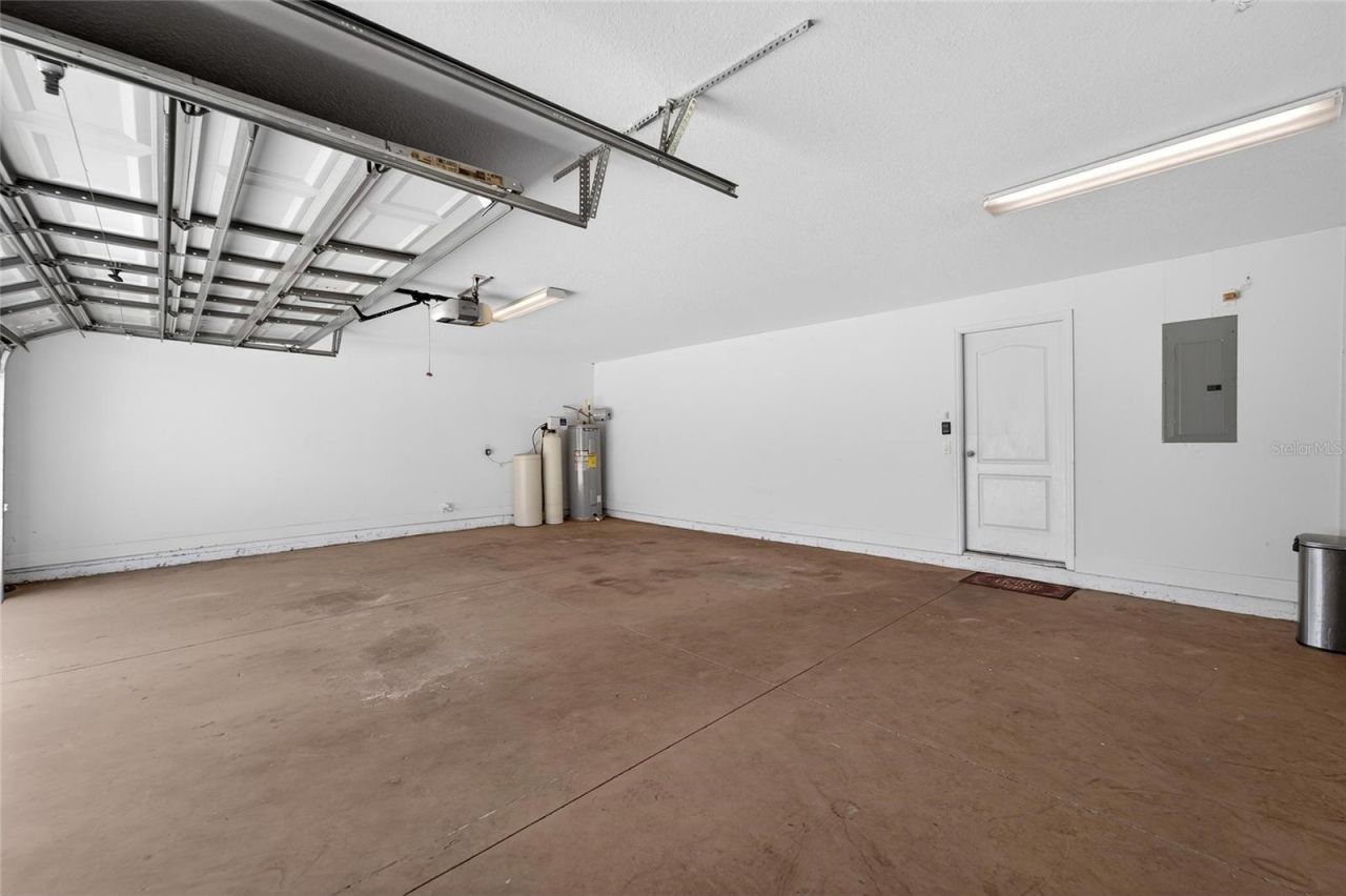 627 Limona Woods Drive , Brandon, FL 33510 Photo