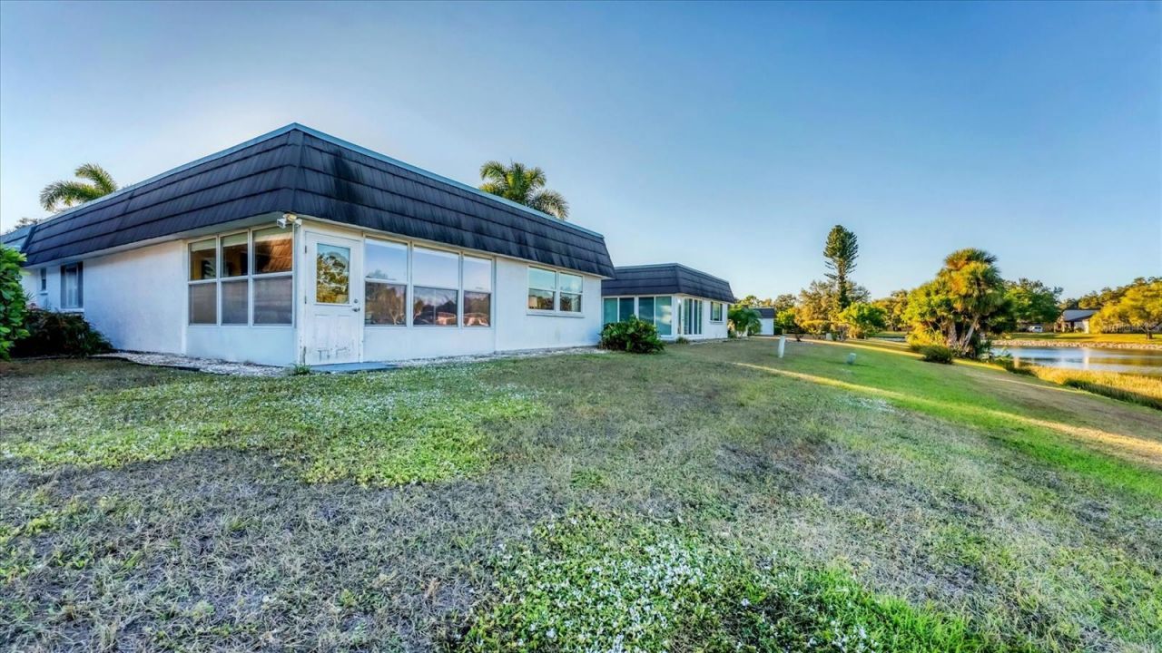 3823 Glen Oaks Drive E, Unit 83, Sarasota, FL 34232 Photo