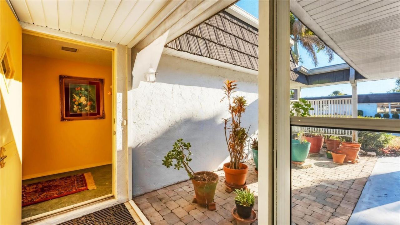 3823 Glen Oaks Drive E, Unit 83, Sarasota, FL 34232 Photo