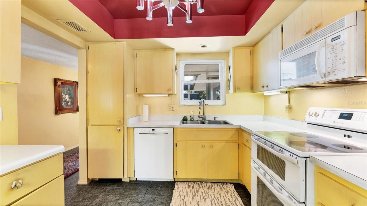 3823 Glen Oaks Drive E, Unit 83, Sarasota, FL 34232 Photo