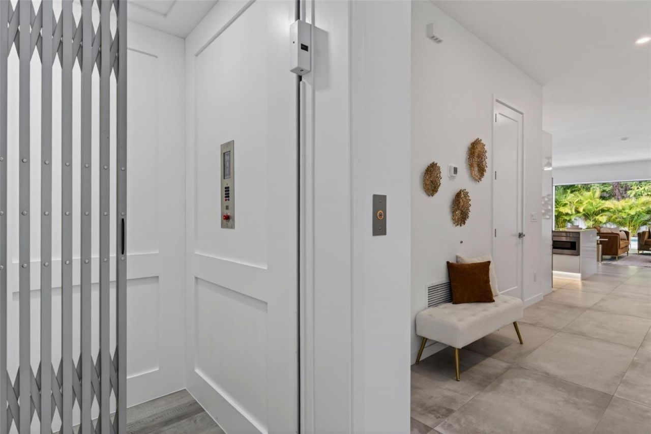 1671 Arlington Street, Sarasota, FL 34239 Photo