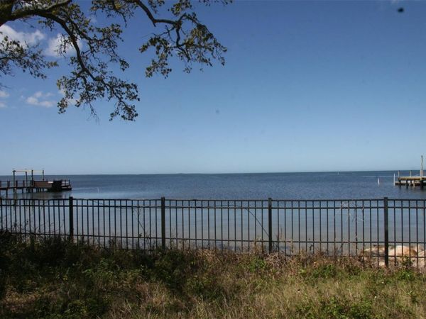 000 BLUFF BOULEVARD , HOLIDAY, FL 34691