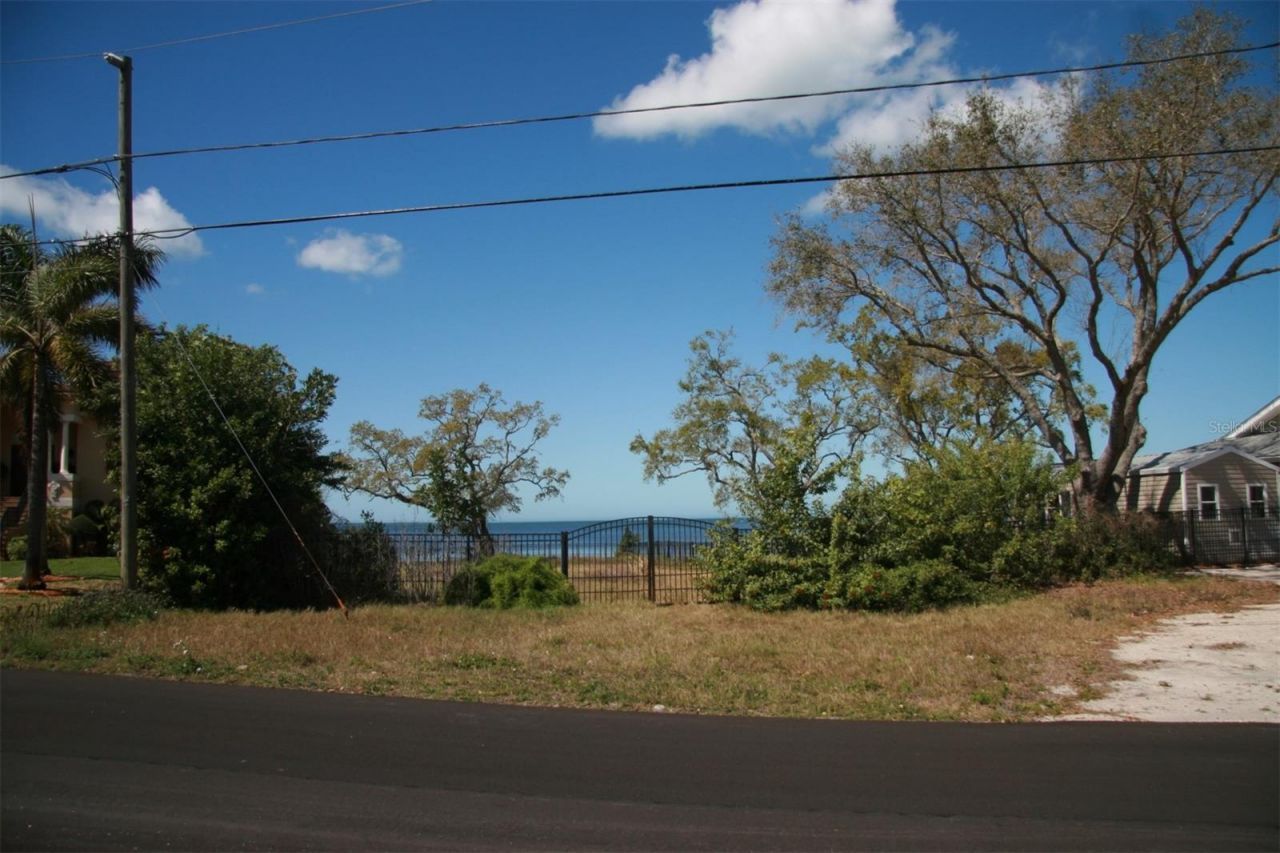 000 Bluff Boulevard , Holiday, FL 34691 Photo