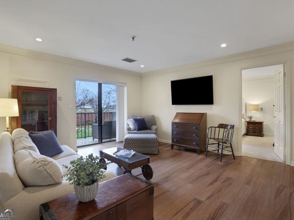 300 Johnson Ferry Road NE, Unit B206, Sandy Springs, GA 30328