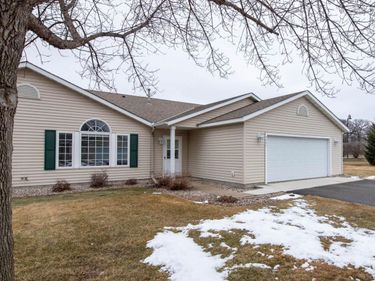 2057 Black Squirrel Trail, North Mankato, MN 56003