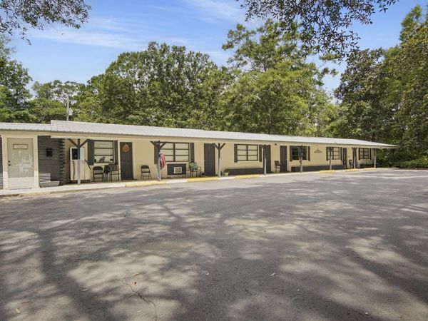 4991 Highway 77 , Graceville, FL 32440