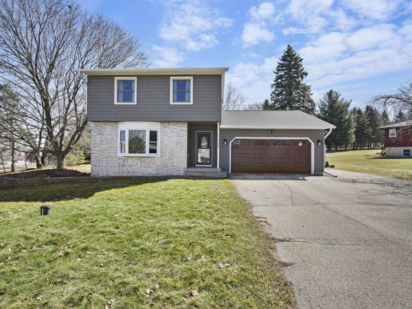6788 Prairie View Drive, Sun Prairie, WI 53590