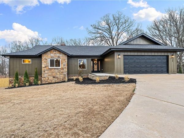 1 Bankfoot Drive , Bella Vista, AR 72715