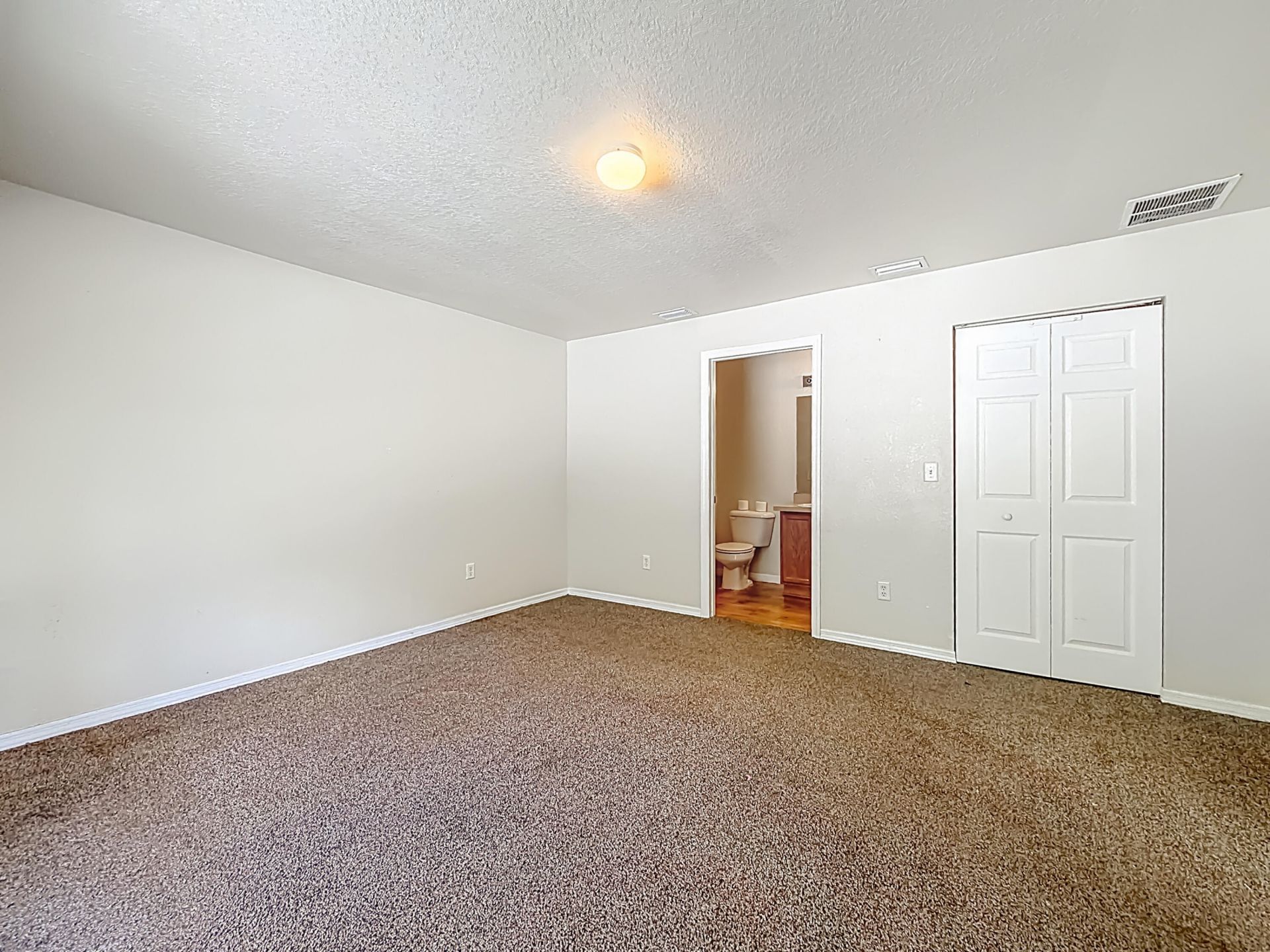 50 Malauka Pass, Ocklawaha, FL 32179 Photo