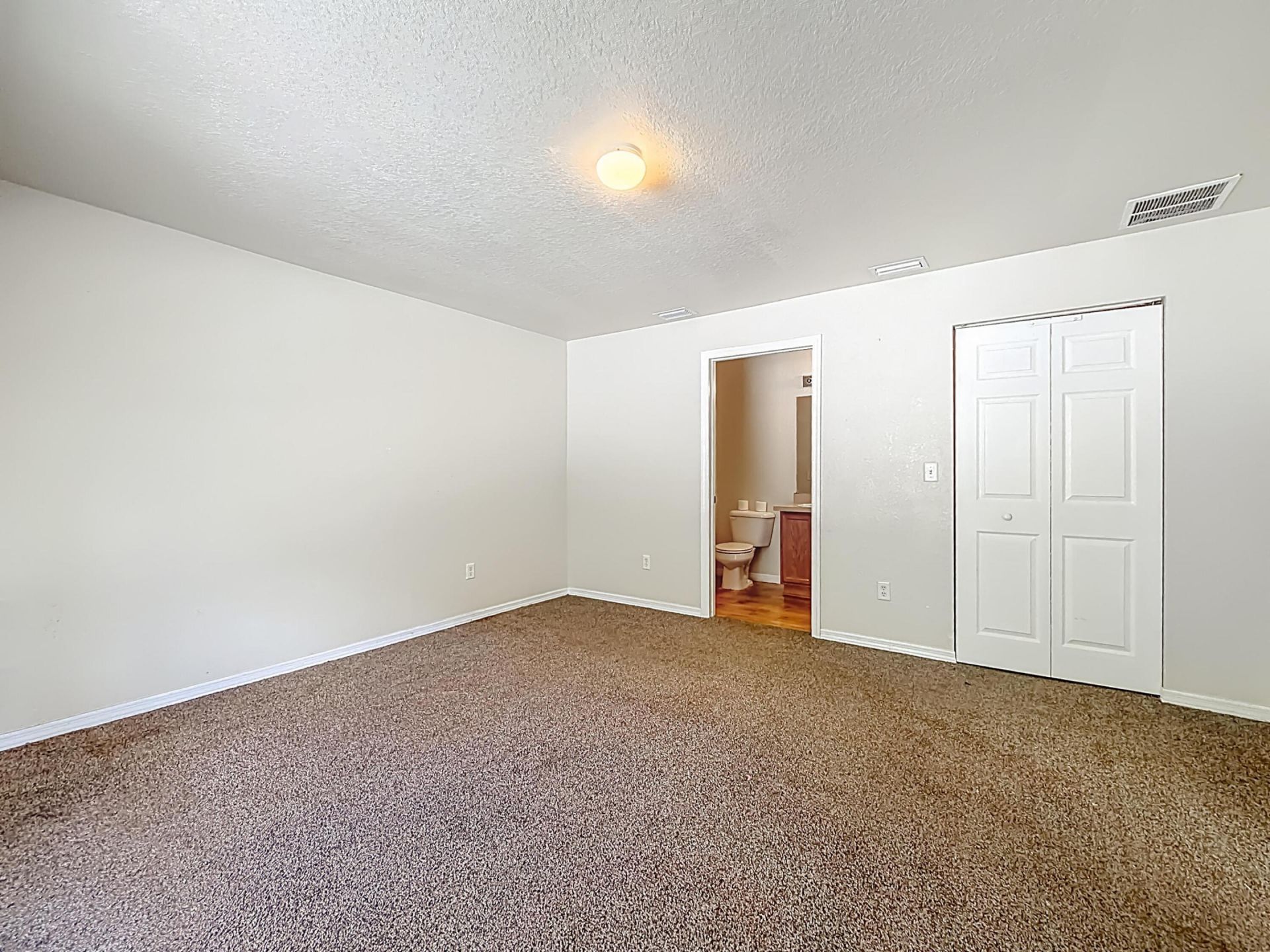 50 Malauka Pass, Ocklawaha, FL 32179 Photo